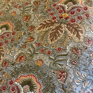 Raymond Waites stunning queen duvet